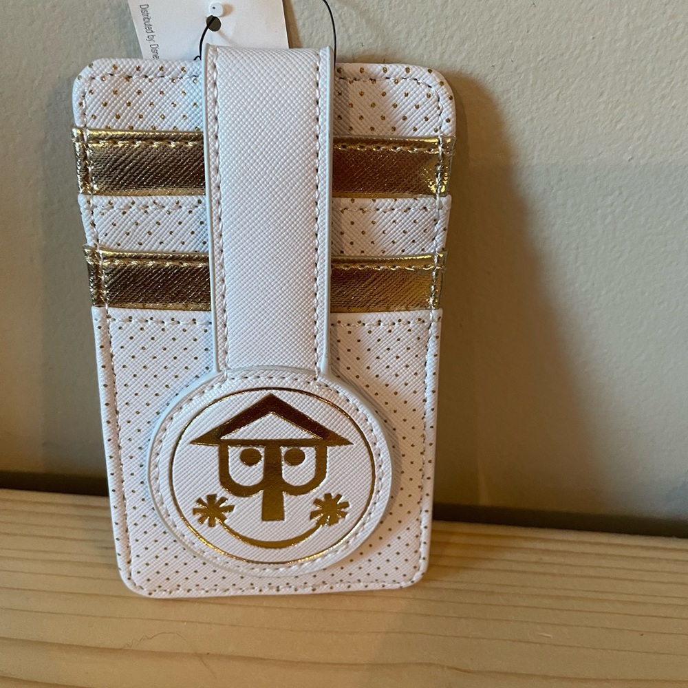 It’s a small world card holder